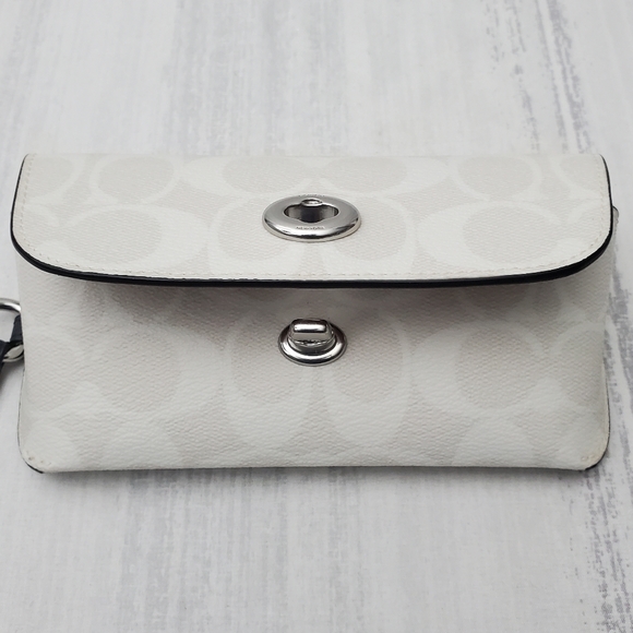 COACH Sunglasses Case In Signature Canvas White - Picture 8 of 12